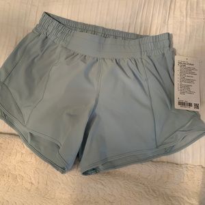 Lululemon hotty hot 4” shorts